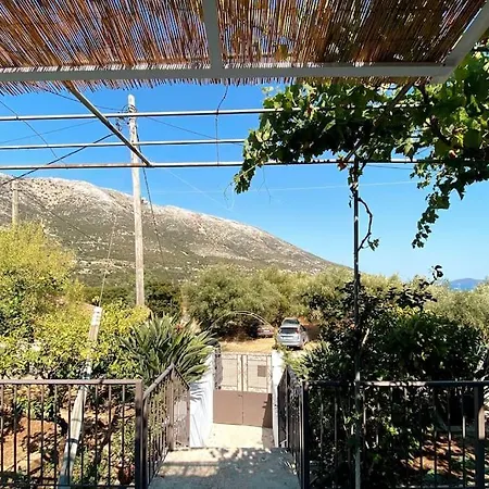 Bee - Vakantiehuis Agia Efimia